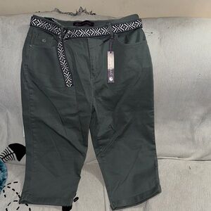 Gloria Vanderbilt Amanda classic fit capri mid rise size 12 ultra stretch New